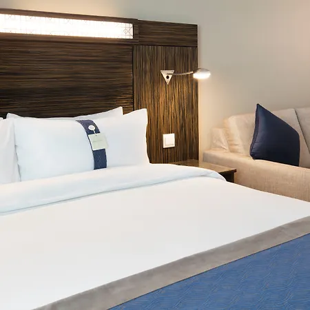 Holiday Inn Express Dubai Safa Park By Ihg-2